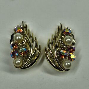 Lisner Rhinestone & Faux Pearl Goldtone Earrings Clip On Vintage Signed